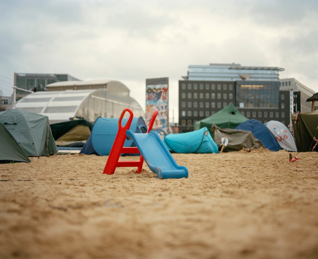 Paula Markert – A Sign / 2012 a_sign_10-1.jpg