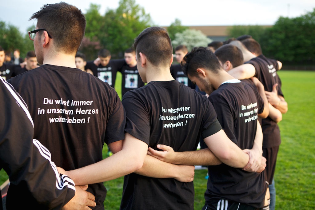 Paula Markert – Einer fehlt / Neon / 2016 einer_fehlt_neon_05-1.jpg