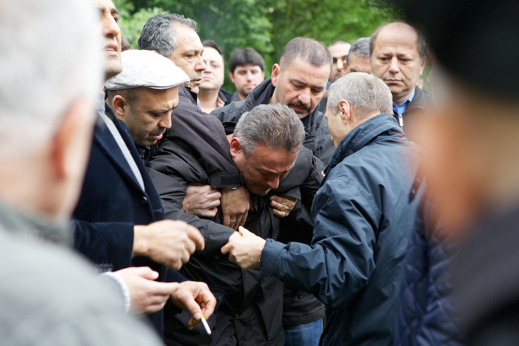 Paula Markert – Einer fehlt / Neon / 2016 einer_fehlt_neon_08-1.jpg