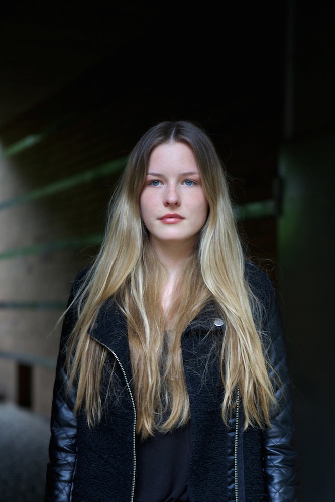 Paula Markert – Einer fehlt / Neon / 2016 einer_fehlt_neon_10-2.jpg