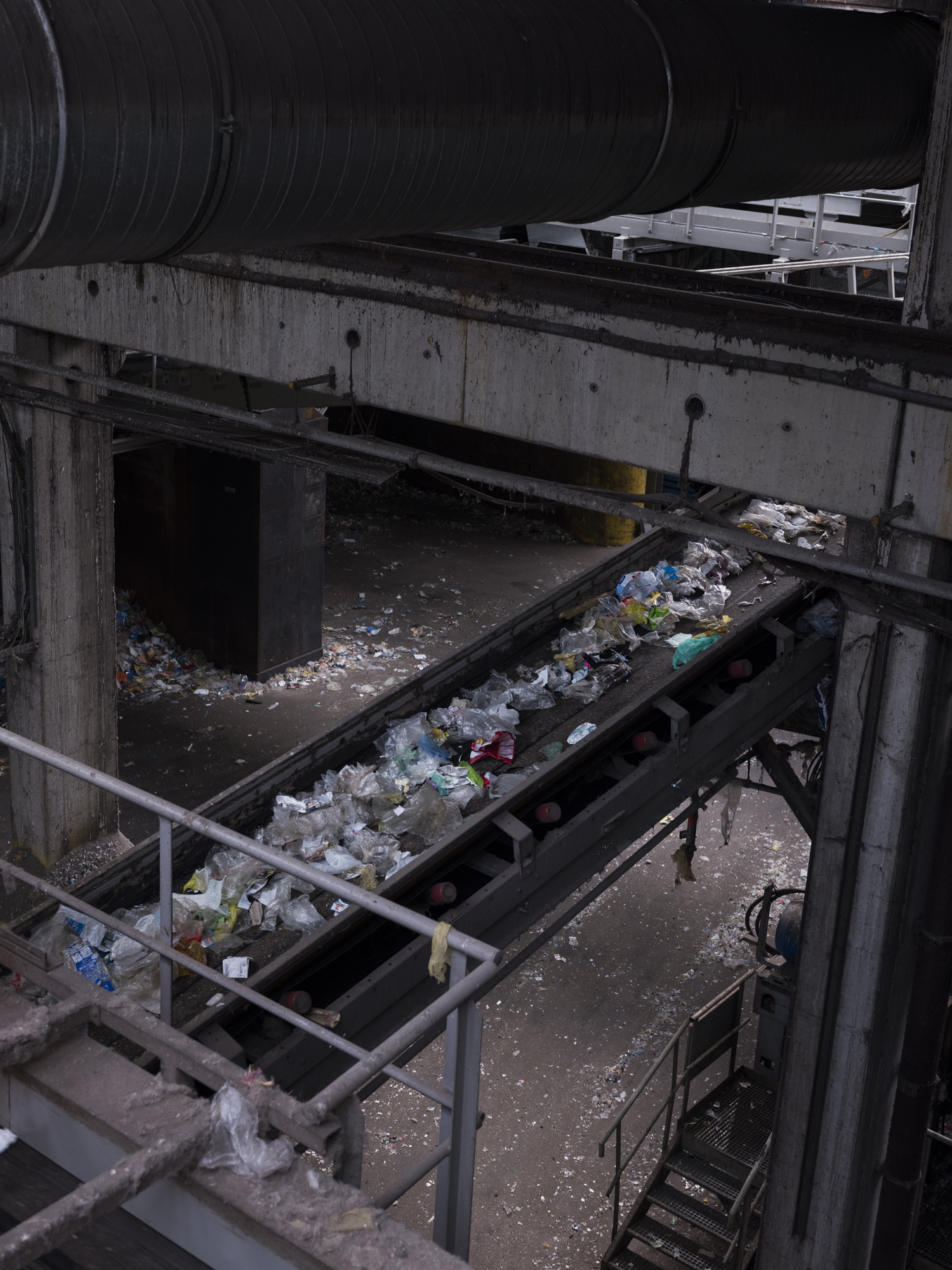 Paula Markert – Das Lehrgut / Capital Magazine / 2021 recyclingflasche_02.jpg