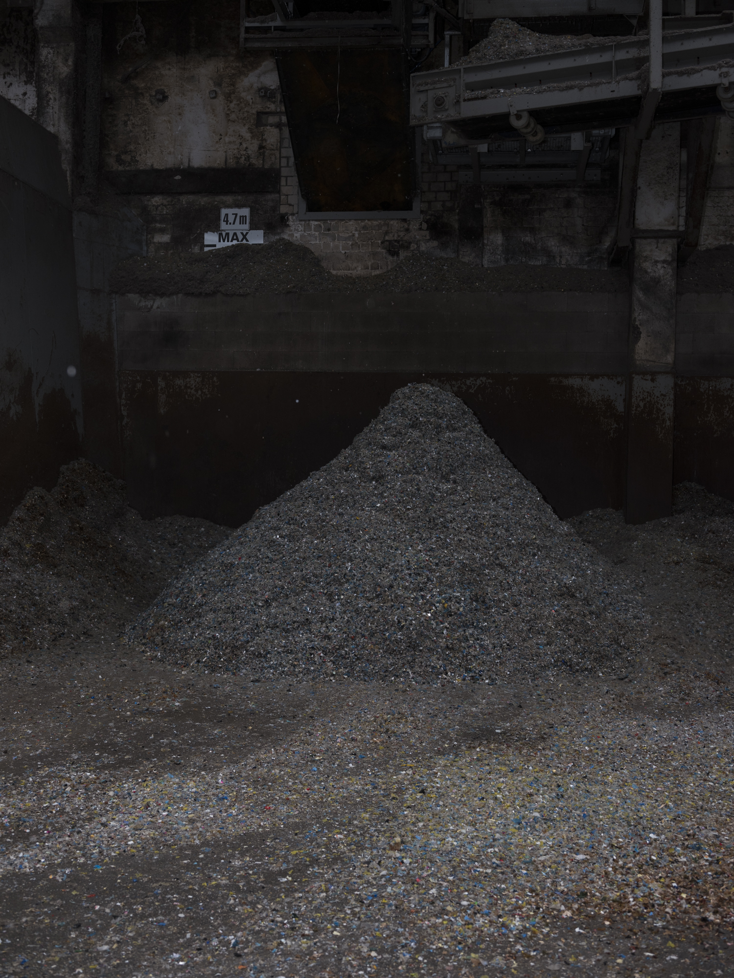 Paula Markert – Das Lehrgut / Capital Magazine / 2021 recyclingflasche_04.jpg