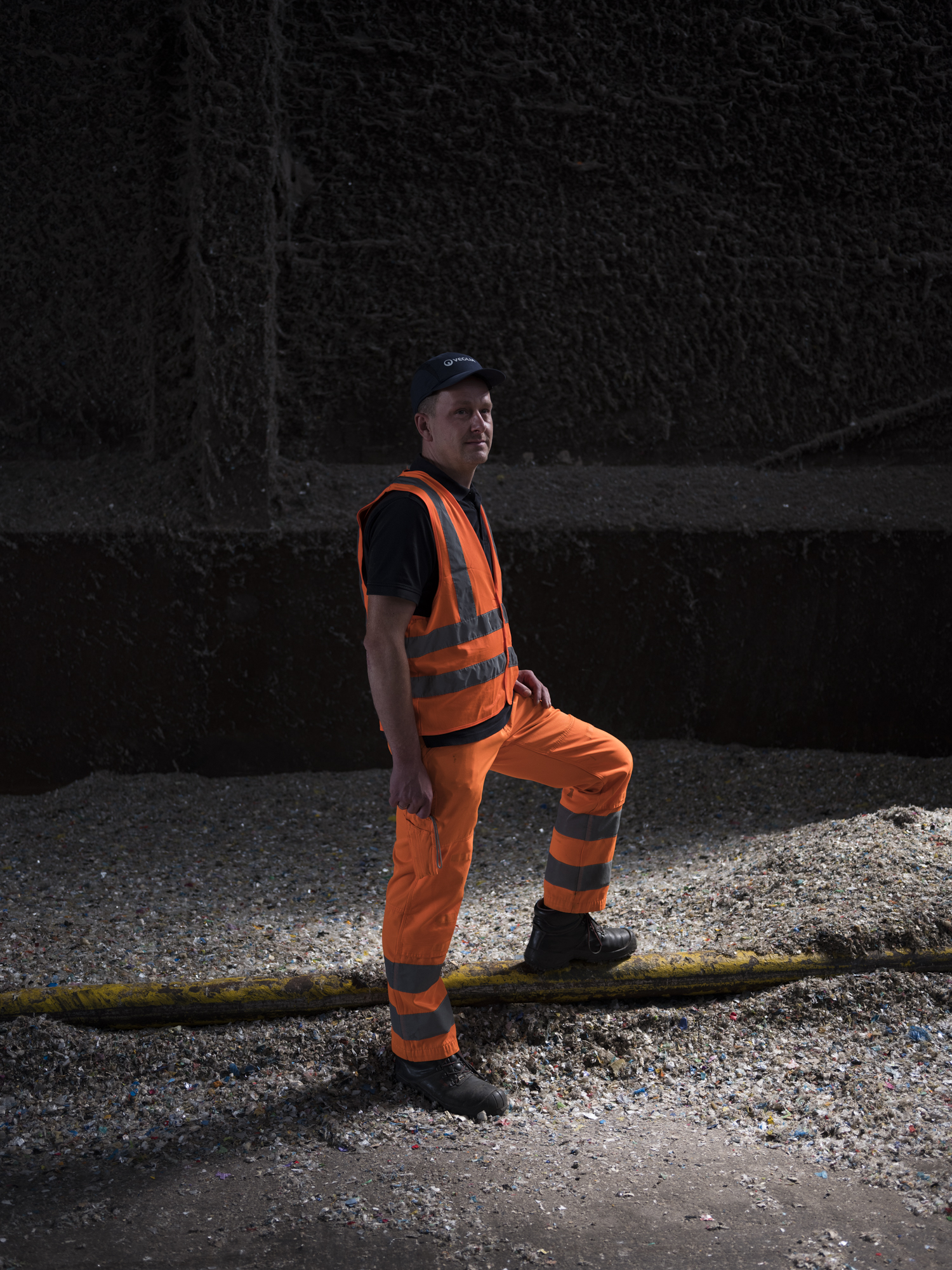 Paula Markert – Das Lehrgut / Capital Magazine / 2021 recyclingflasche_05.jpg