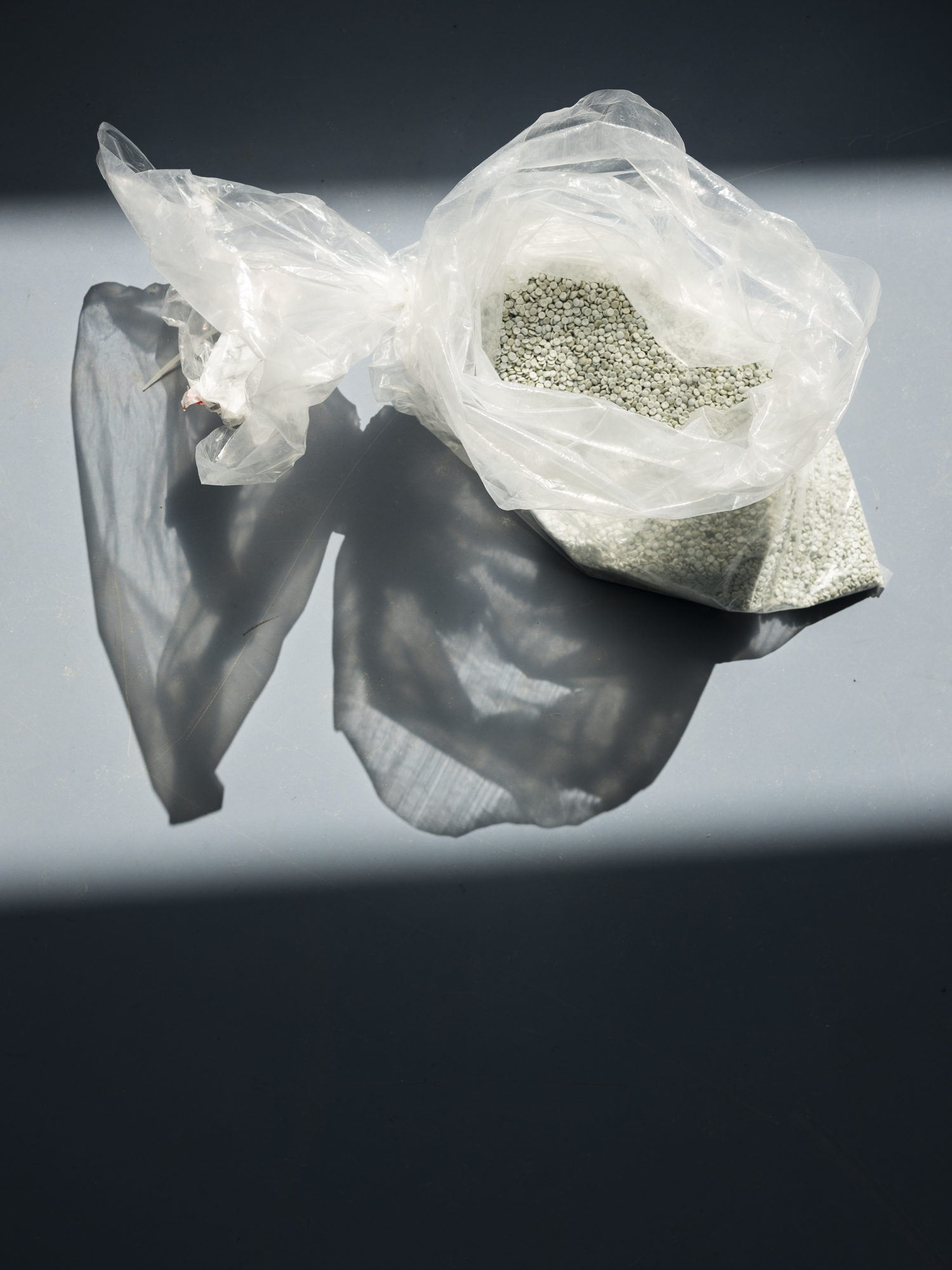 Paula Markert – Das Lehrgut / Capital Magazine / 2021 recyclingflasche_13.jpg