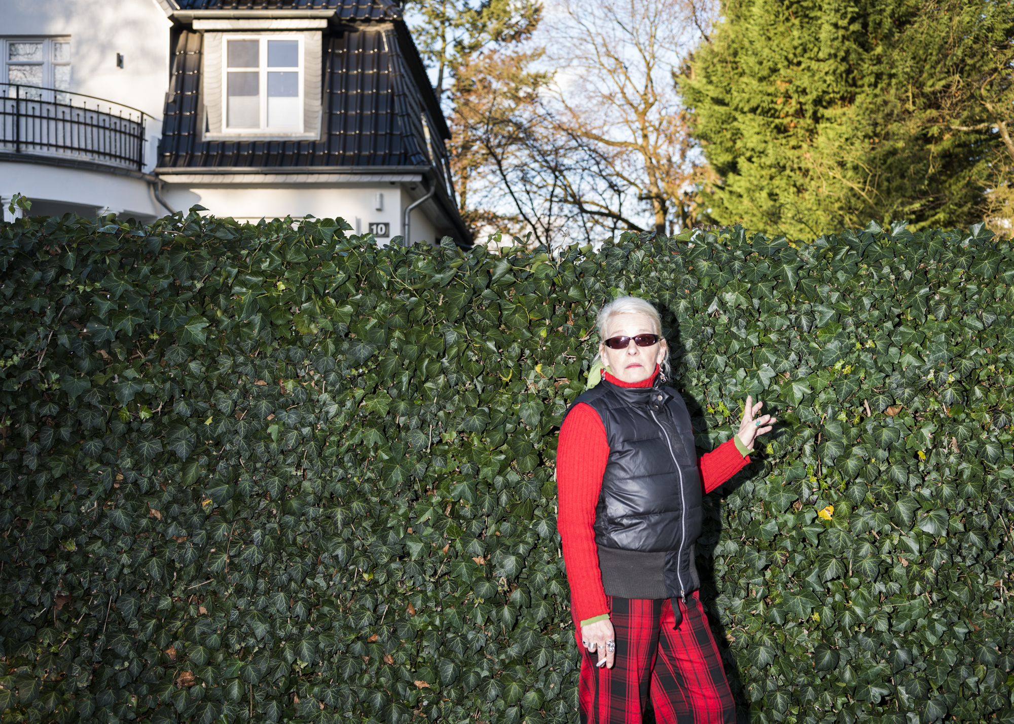 Paula Markert – I can see that: There are no savings here / Zeit Online / 2023 rotes_telefon_06.jpg